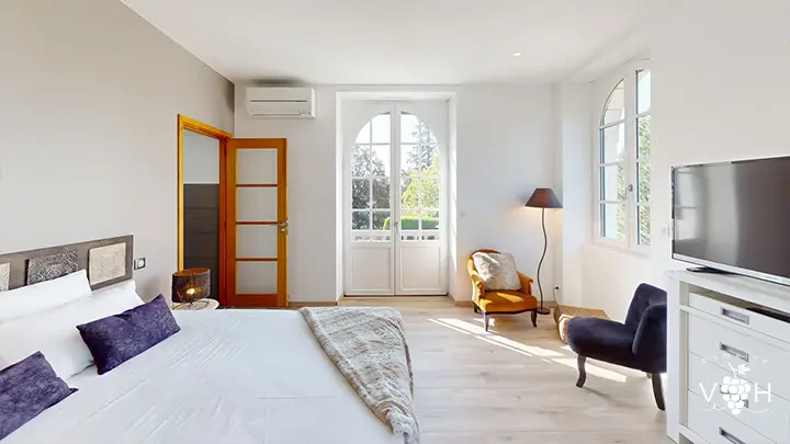 Elixaia • Chambre Villa Harriet ©